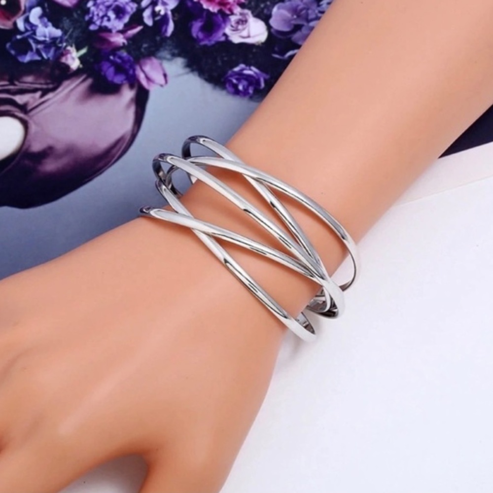🔵 80% off 🔵 Silver Winding Cuff Bracelet